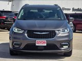 Used 2021 Chrysler Pacifica Touring-L image 2