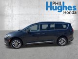 Used 2018 Chrysler Pacifica Touring-L Plus image 2