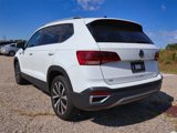 Used 2022 Volkswagen Taos SE image 3
