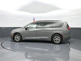 Used 2023 Chrysler Pacifica Limited image 5