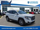 Used 2024 GMC Terrain SLT image 1