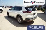 Used 2021 Nissan Rogue SV image 2