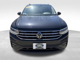 Used 2022 Volkswagen Tiguan SE image 2