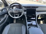 New 2025 Jeep Grand Cherokee Altitude image 4
