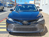 Used 2018 Toyota Camry XLE image 2