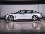 Used 2024 Porsche Taycan image 3
