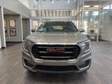 Used 2023 GMC Terrain SLE w/ Driver Convenience Package image 3
