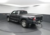 Used 2011 Toyota Tacoma 4x4 Access Cab V6 image 3