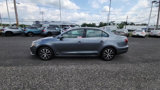 Used 2017 Volkswagen Jetta SE image 5