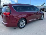 Used 2017 Chrysler Pacifica Limited image 5