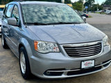 Used 2015 Chrysler Town & Country Touring image 3