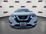 Used 2020 Nissan Rogue SV image 2