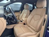 Certified 2022 Porsche Macan image 5