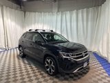 Certified 2022 Volkswagen Taos SEL w/ Panoramic Sunroof Package image 2