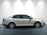Used 2010 Volkswagen Jetta Limited Edition image 3