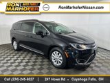 Used 2017 Chrysler Pacifica Touring-L image 1