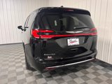 New 2025 Chrysler Pacifica Select image 5