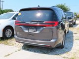 Used 2022 Chrysler Pacifica Touring-L image 6