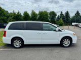 Used 2016 Chrysler Town & Country LX image 5