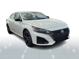 Used 2023 Nissan Altima 2.5 SR image 3