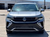 Certified 2023 Volkswagen Taos SE w/ Panoramic Sunroof Package image 3
