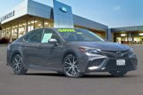 Used 2021 Toyota Camry SE image 2