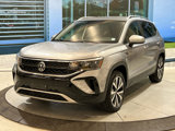 Certified 2022 Volkswagen Taos SE image 3