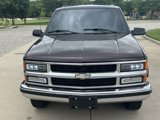 Used 1997 Chevrolet Suburban 2500 w/ Preferred Equipment Group 3 image 3