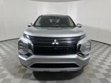 Used 2022 Mitsubishi Outlander SE image 2