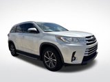 Used 2019 Toyota Highlander XLE image 3