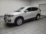 Used 2018 Nissan Rogue SV image 2