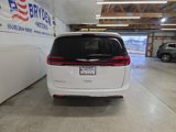 New 2025 Chrysler Pacifica Select image 4