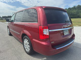 Used 2016 Chrysler Town & Country Touring image 4