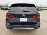 New 2024 Volkswagen Taos SE image 3