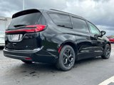 New 2025 Chrysler Pacifica Select image 3