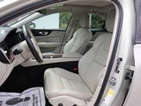 Used 2021 Volvo S60 T5 Momentum image 2