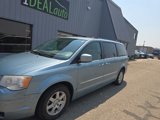 Used 2010 Chrysler Town & Country Touring image 2