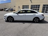 New 2025 Hyundai Elantra SEL image 4
