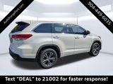 Used 2018 Toyota Highlander LE image 3