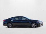 Used 2023 Nissan Altima 2.5 SV image 4
