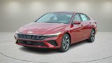 Used 2024 Hyundai Elantra SEL w/ Convenience Package image 3