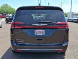 Used 2023 Chrysler Pacifica Touring-L image 5