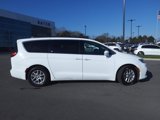 Used 2022 Chrysler Pacifica Touring-L image 2