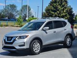 Used 2018 Nissan Rogue SV image 3