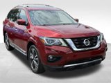 Used 2020 Nissan Pathfinder Platinum image 3