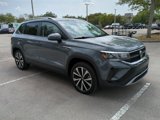 Used 2022 Volkswagen Taos SE image 2