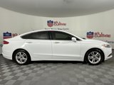 Used 2018 Ford Fusion SE w/ Fusion SE Technology Package image 2