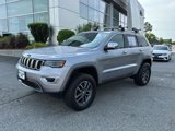 Used 2017 Jeep Grand Cherokee Limited w/ Luxury Group II image 2
