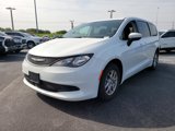 Used 2023 Chrysler Voyager LX image 4