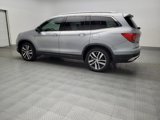 Used 2017 Honda Pilot Touring image 3